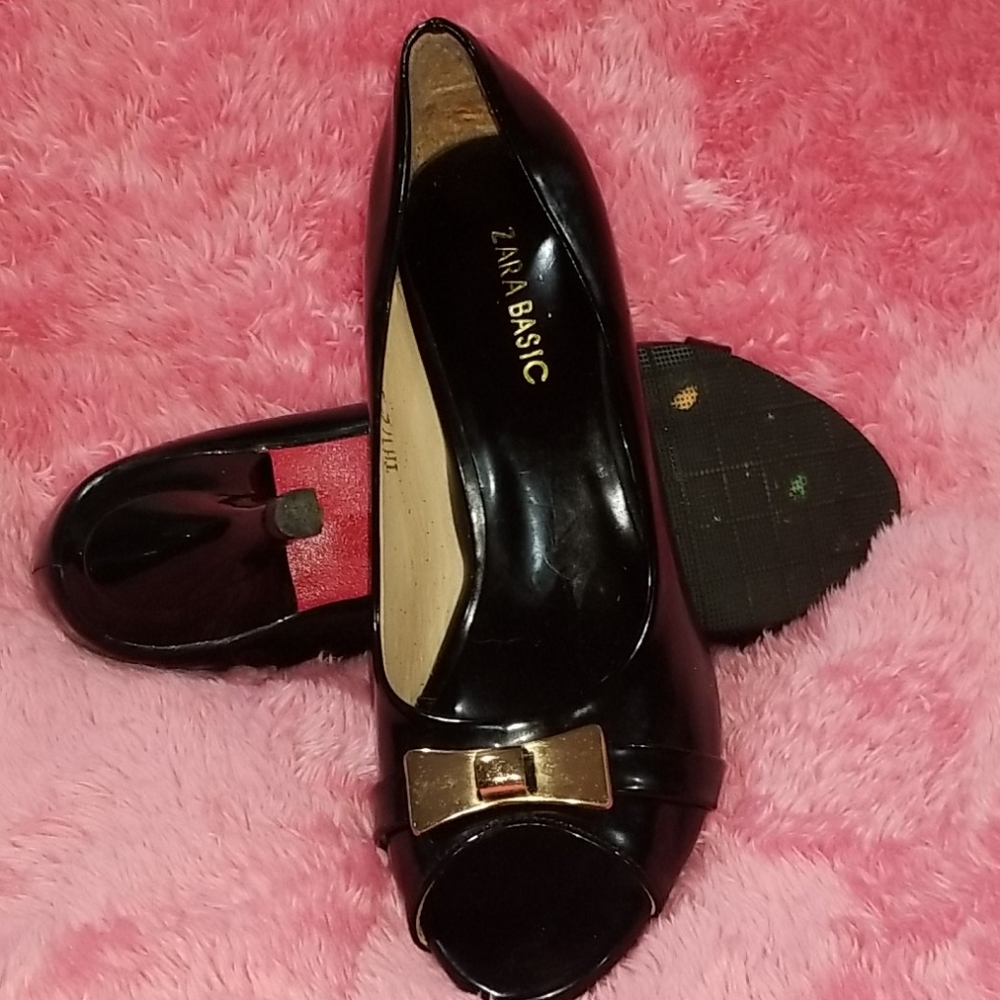 Shoes - Picture 3 of 4